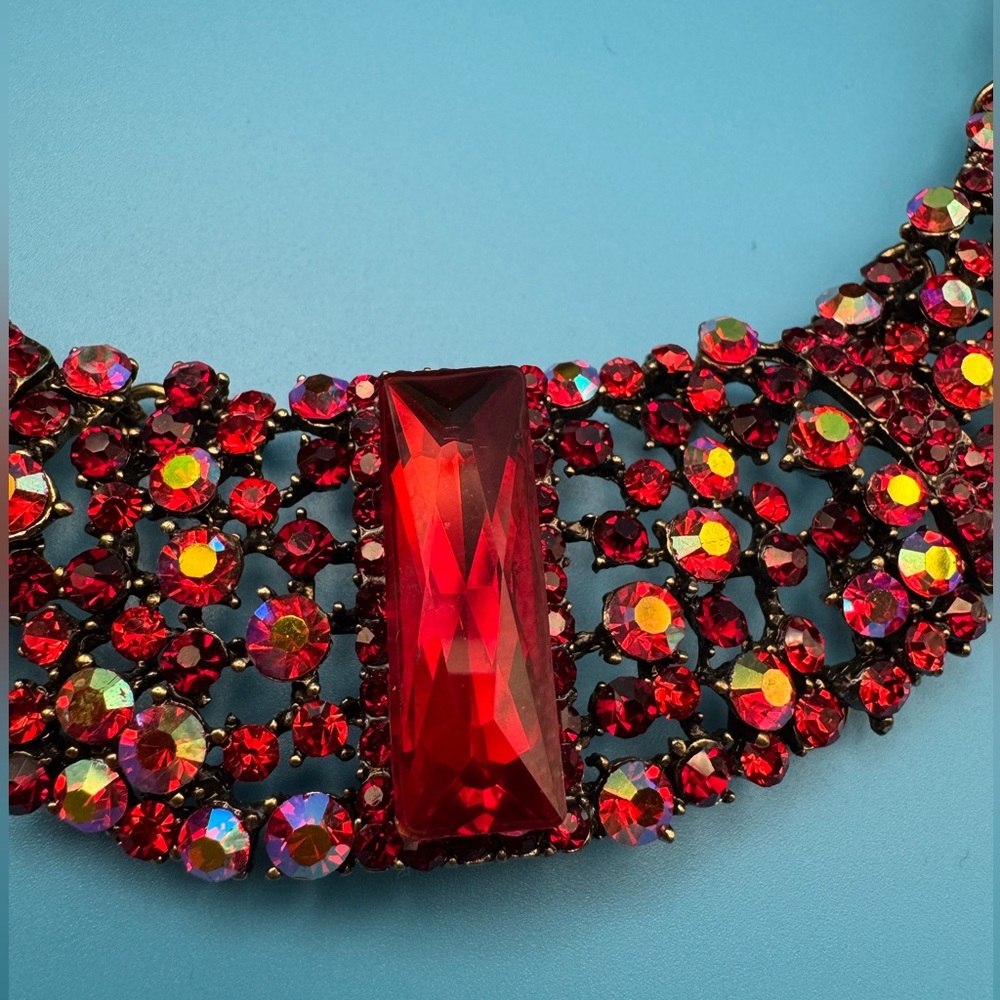 Stunning red and red AB stone statement necklace, EUC. 20” + 3” ext. - Picture 3 of 6